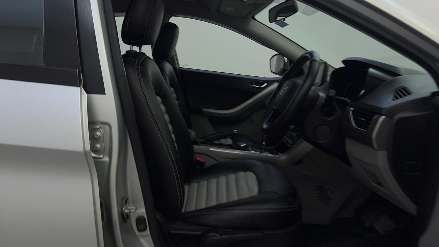 Used 2019 Tata Nexon XZA Plus Petrol Petrol Automatic interior RIGHT SIDE FRONT DOOR CABIN VIEW