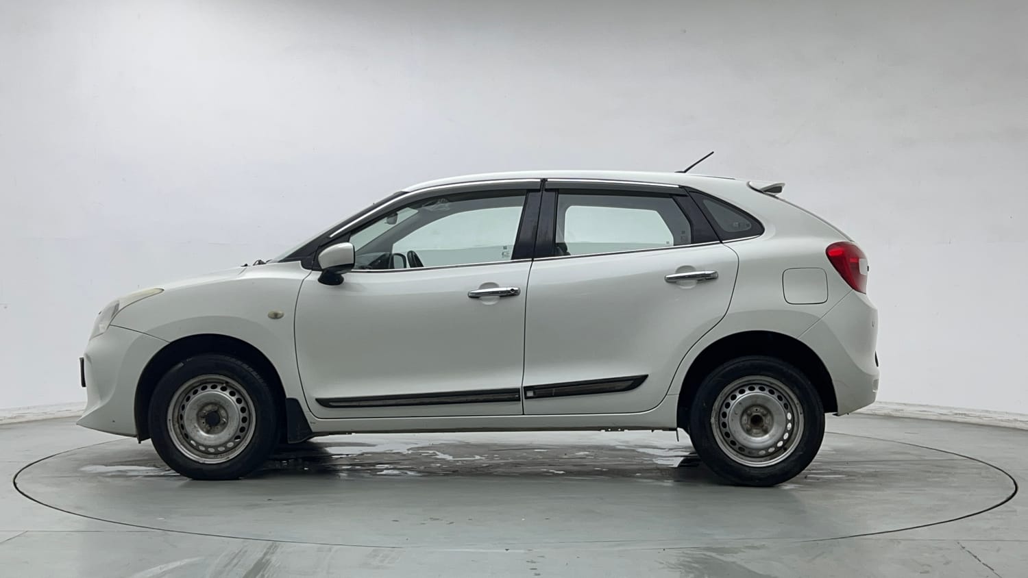 Used 2021 Maruti Suzuki Baleno Sigma Petrol Manual exterior LEFT SIDE VIEW