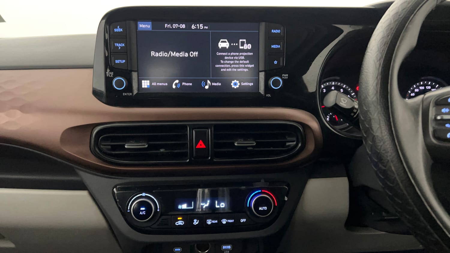 Used 2023 Hyundai Aura SX 1.2 (O) Petrol Petrol Manual interior MUSIC SYSTEM & AC CONTROL VIEW
