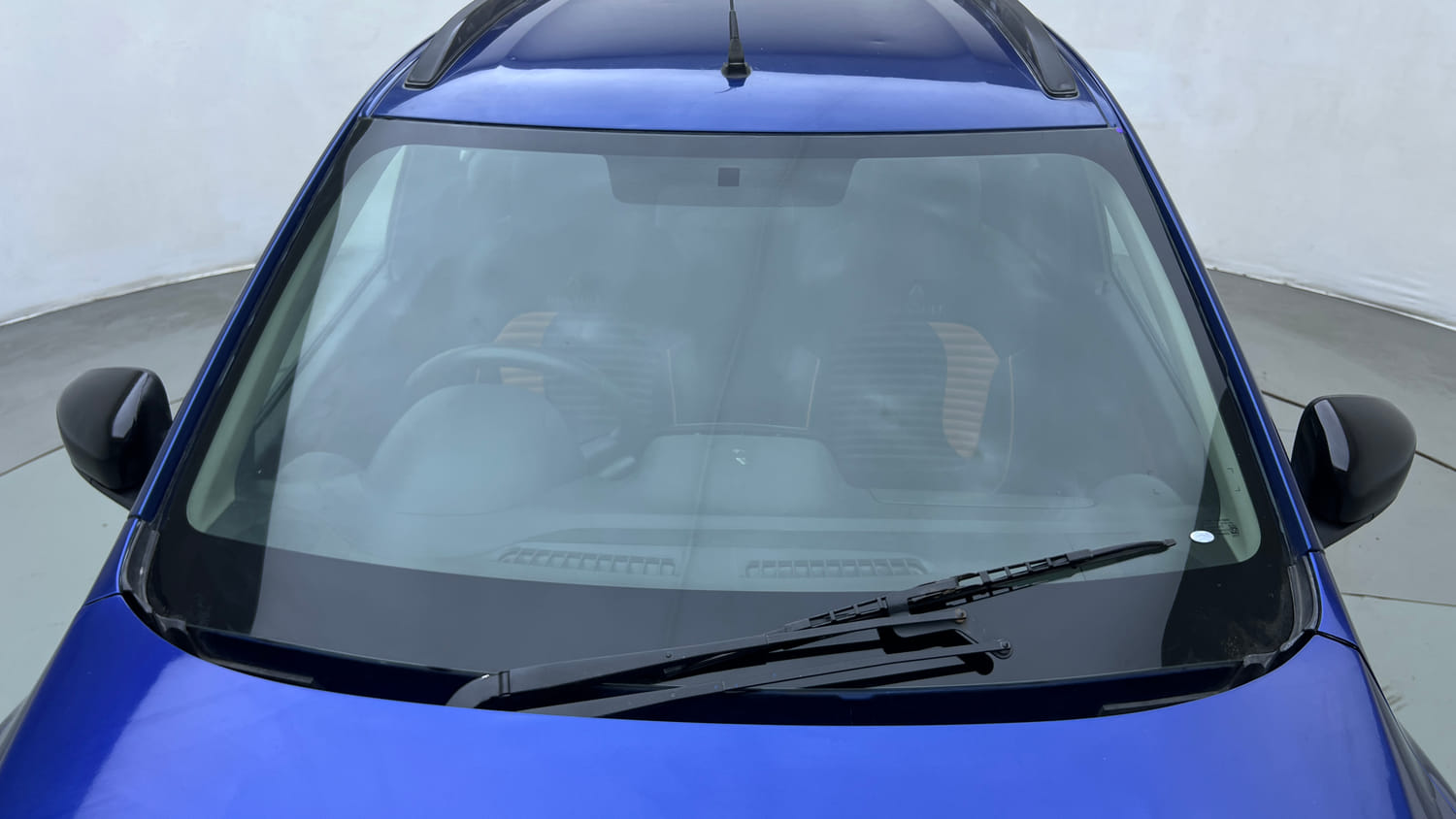Used 2018 Renault Kwid CLIMBER 1.0 AMT Petrol Automatic exterior FRONT WINDSHIELD VIEW