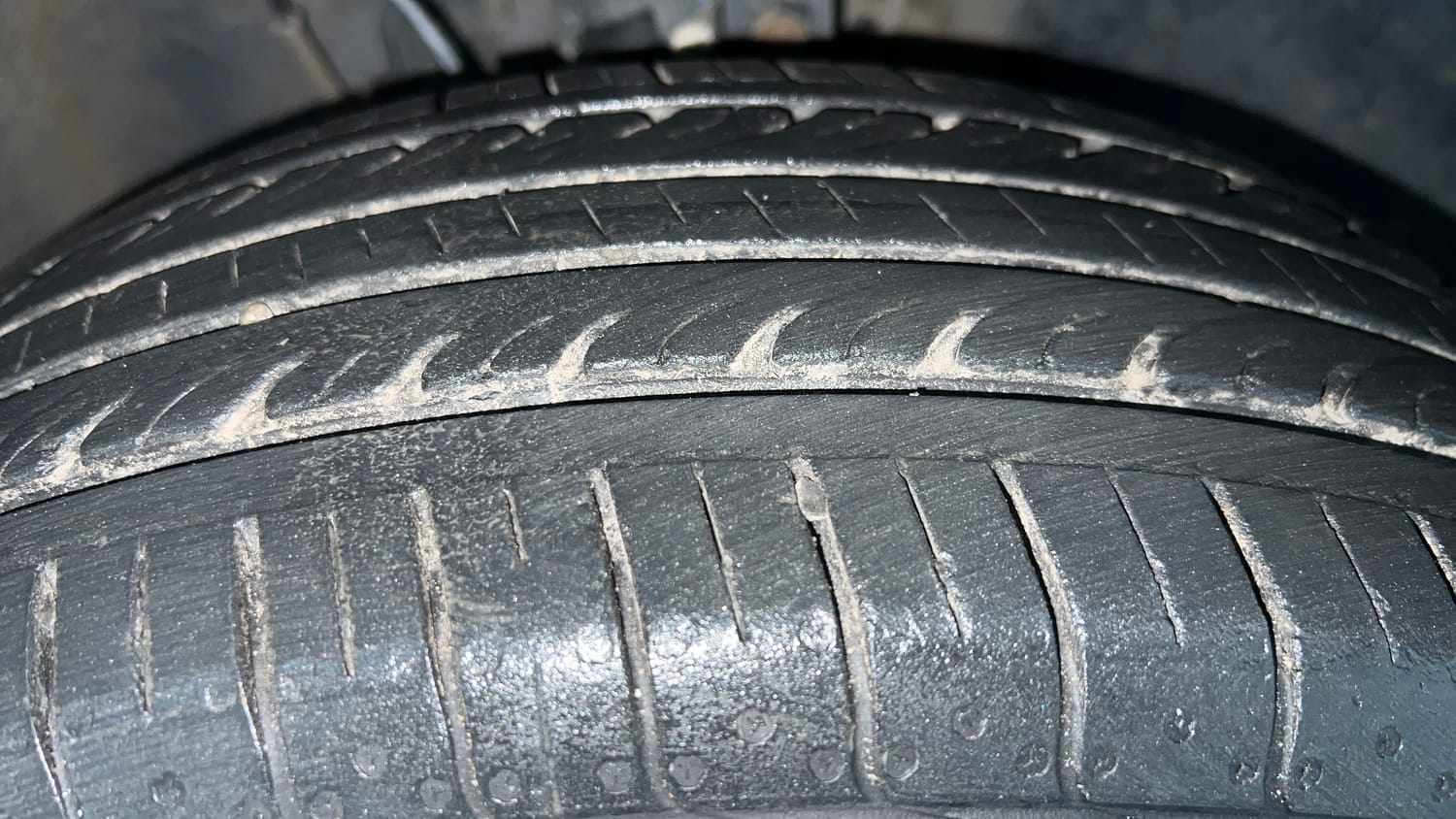 Used 2021 Hyundai Venue S Plus 1.2 Petrol Petrol Manual tyres RIGHT FRONT TYRE TREAD VIEW