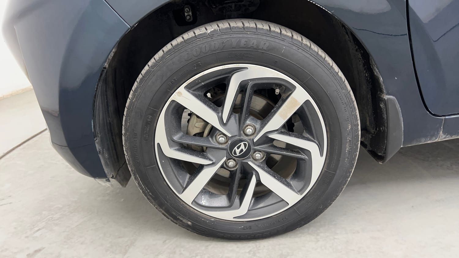 Used 2022 Hyundai Grand i10 Nios Asta AMT 1.2 Kappa VTVT Petrol Automatic tyres LEFT FRONT TYRE RIM VIEW