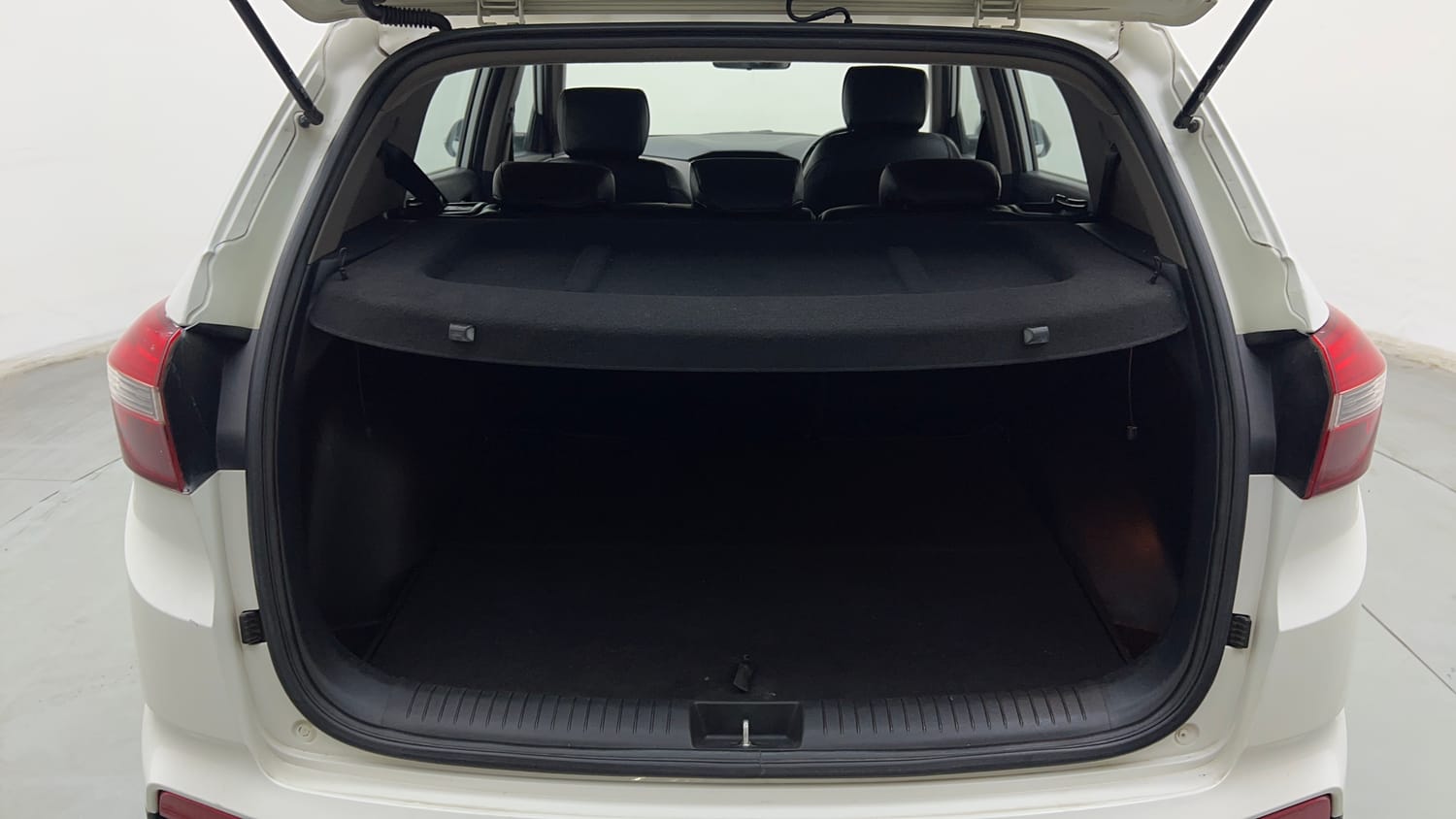 Used 2017 Hyundai Creta SX Plus 1.6 AT CRDI Diesel Automatic interior DICKY INSIDE VIEW