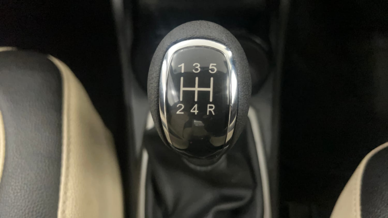 Used 2015 Tata Zest XT Petrol Petrol Manual interior GEAR  KNOB VIEW