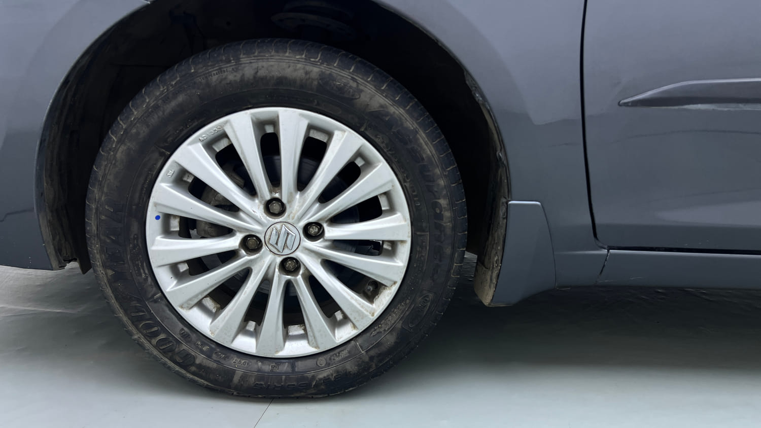 Used 2022 Maruti Suzuki Ciaz Zeta 1.5 Petrol Manual tyres LEFT FRONT TYRE RIM VIEW