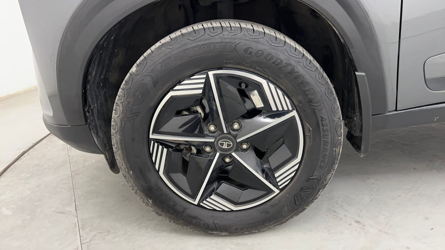 Used 2023 Tata Nexon Fearless Plus S 1.2 Revotron Petrol 6MT DT Petrol Manual tyres LEFT FRONT TYRE RIM VIEW