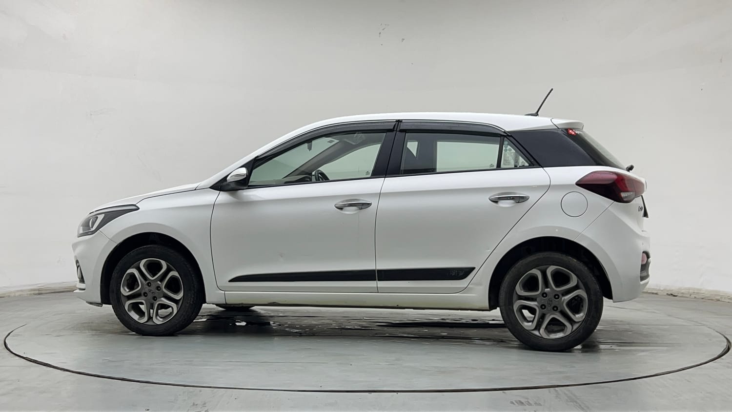 Used 2019 Hyundai Elite i20 Asta 1.2 (O) Petrol Manual exterior LEFT SIDE VIEW