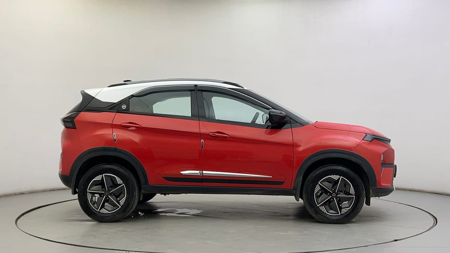 Used 2024 Tata Nexon Creative Plus S 1.2 Revotron Petrol 6MT DT Petrol Manual exterior RIGHT SIDE VIEW