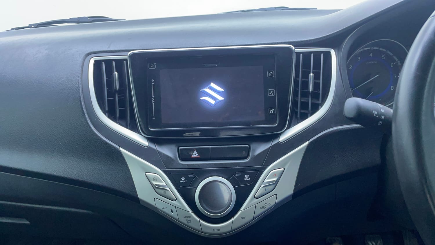Used 2017 Maruti Suzuki Baleno RS 1.0 Petrol Manual top_features Integrated (in-dash) music system