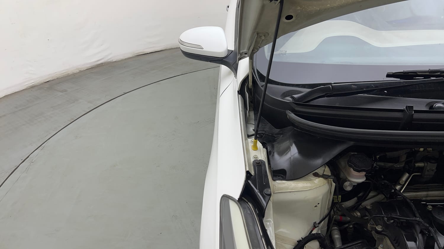 Used 2019 Hyundai Elite i20 Asta 1.2 (O) Petrol Manual engine ENGINE RIGHT SIDE HINGE & APRON VIEW