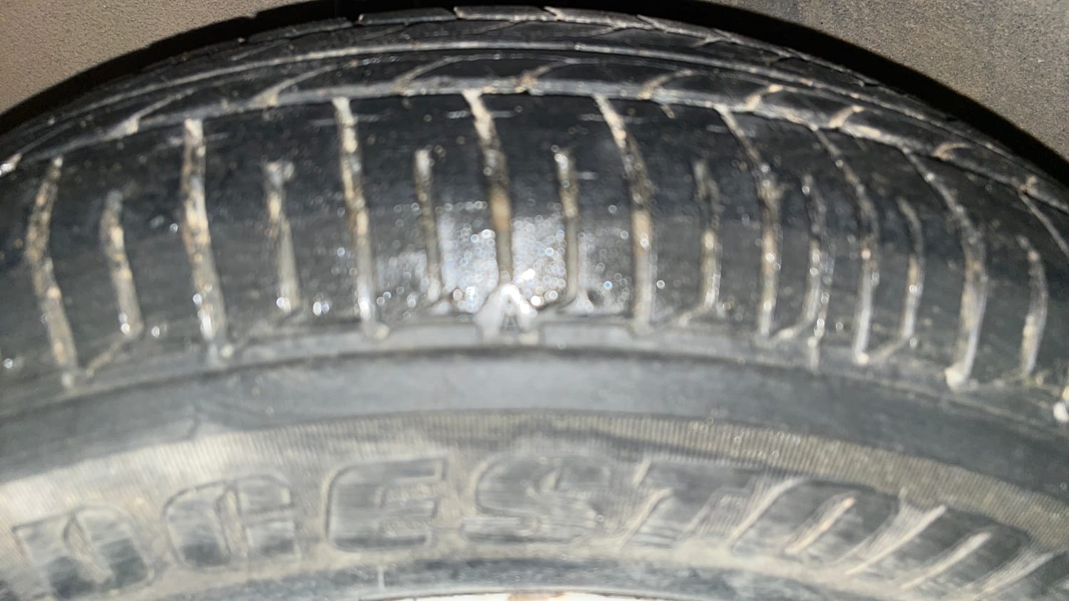 Used 2011 Hyundai i10 Era 1.1 iRDE2 Petrol Manual tyres LEFT FRONT TYRE TREAD VIEW