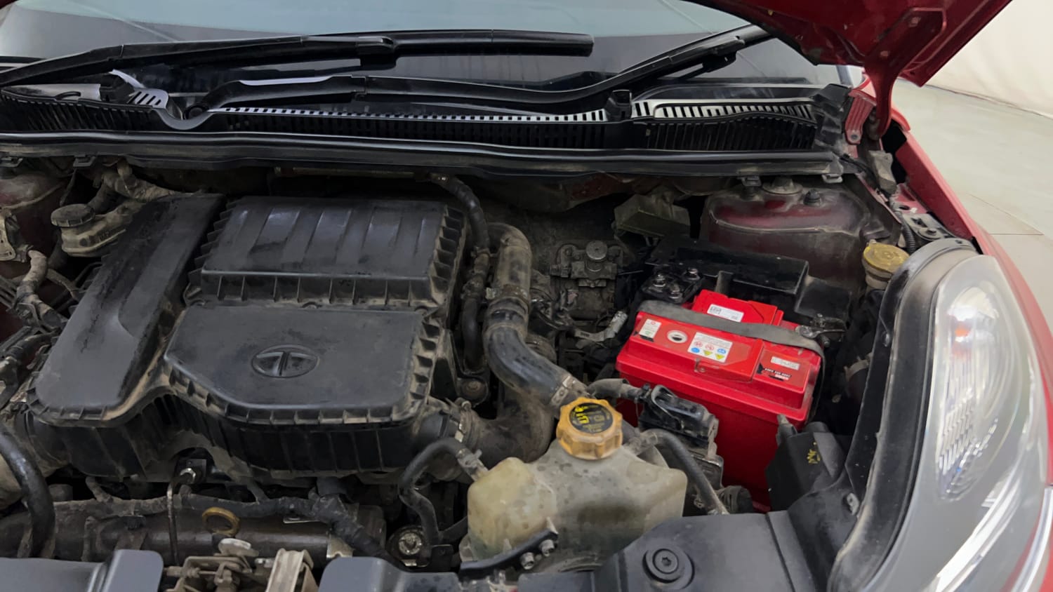 Used 2017 Tata Nexon XZ Plus Diesel Dual Tone Diesel Manual engine ENGINE LEFT SIDE HINGE & APRON VIEW