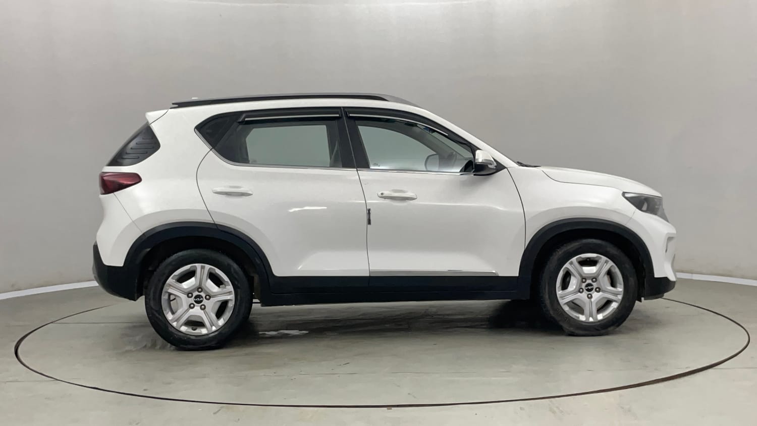 Used 2023 Kia Sonet HTK Plus 1.2 Petrol Manual exterior RIGHT SIDE VIEW
