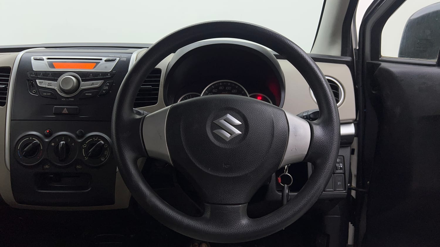 Used 2013 Maruti Suzuki Wagon R VXI Petrol Manual interior STEERING VIEW