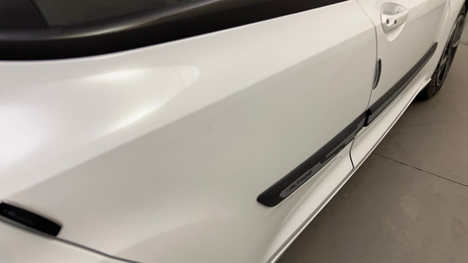 Used 2024 Tata Altroz XZA Plus (S) Petrol Automatic dents MINOR SCRATCH