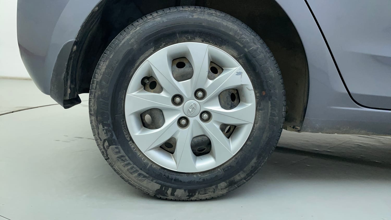 Used 2018 Hyundai Elite i20 Sportz 1.2 Petrol Manual tyres RIGHT REAR TYRE RIM VIEW
