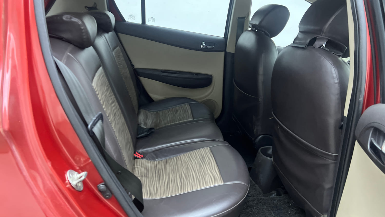 Used 2012 Hyundai i20 Sportz 1.2 Petrol Manual interior RIGHT SIDE REAR DOOR CABIN VIEW
