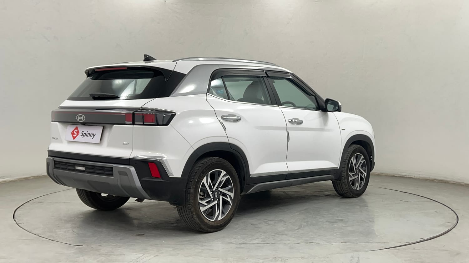 Used 2024 Hyundai Creta 1.5 MPi Petrol IVT SX(O) Petrol Automatic exterior RIGHT REAR CORNER VIEW