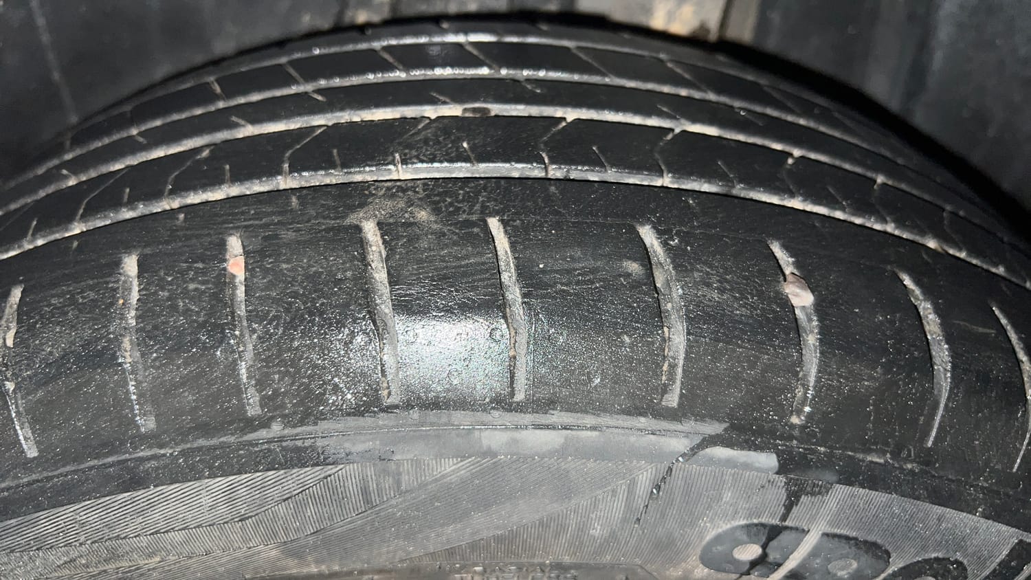 Used 2023 Skoda Kushaq Style 1.5L TSI MT Petrol Manual tyres LEFT REAR TYRE TREAD VIEW