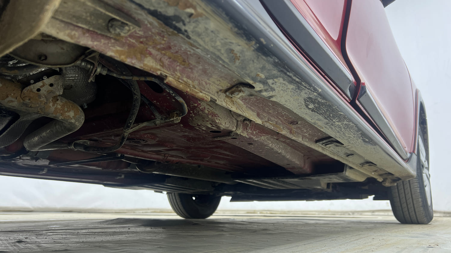 Used 2024 Maruti Suzuki Swift VXi Petrol Manual extra REAR RIGHT UNDERBODY VIEW