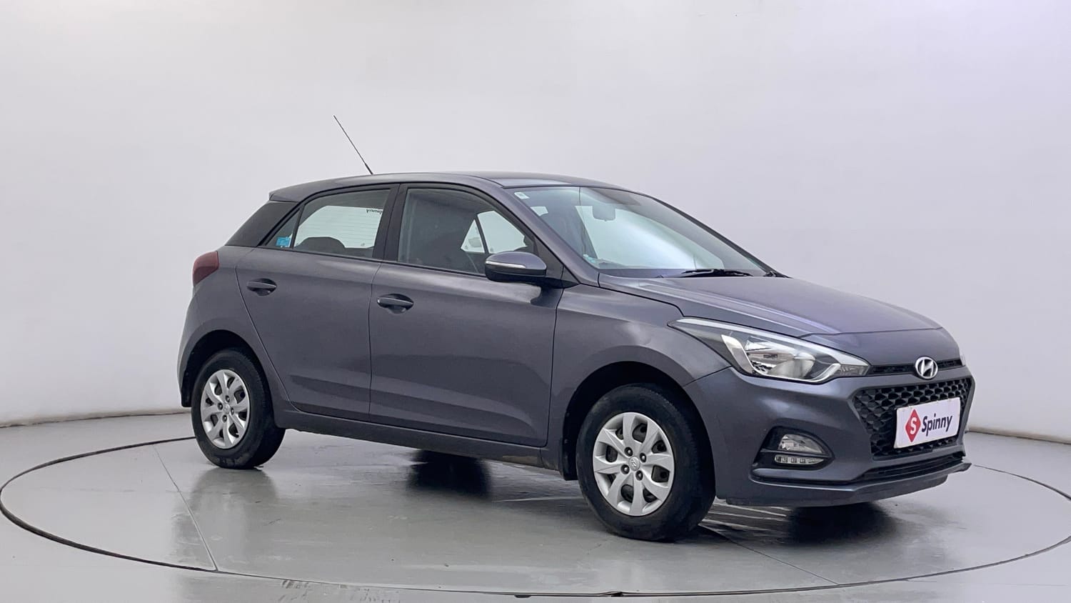 Used 2018 Hyundai Elite i20 Sportz 1.2 Petrol Manual exterior RIGHT FRONT CORNER VIEW