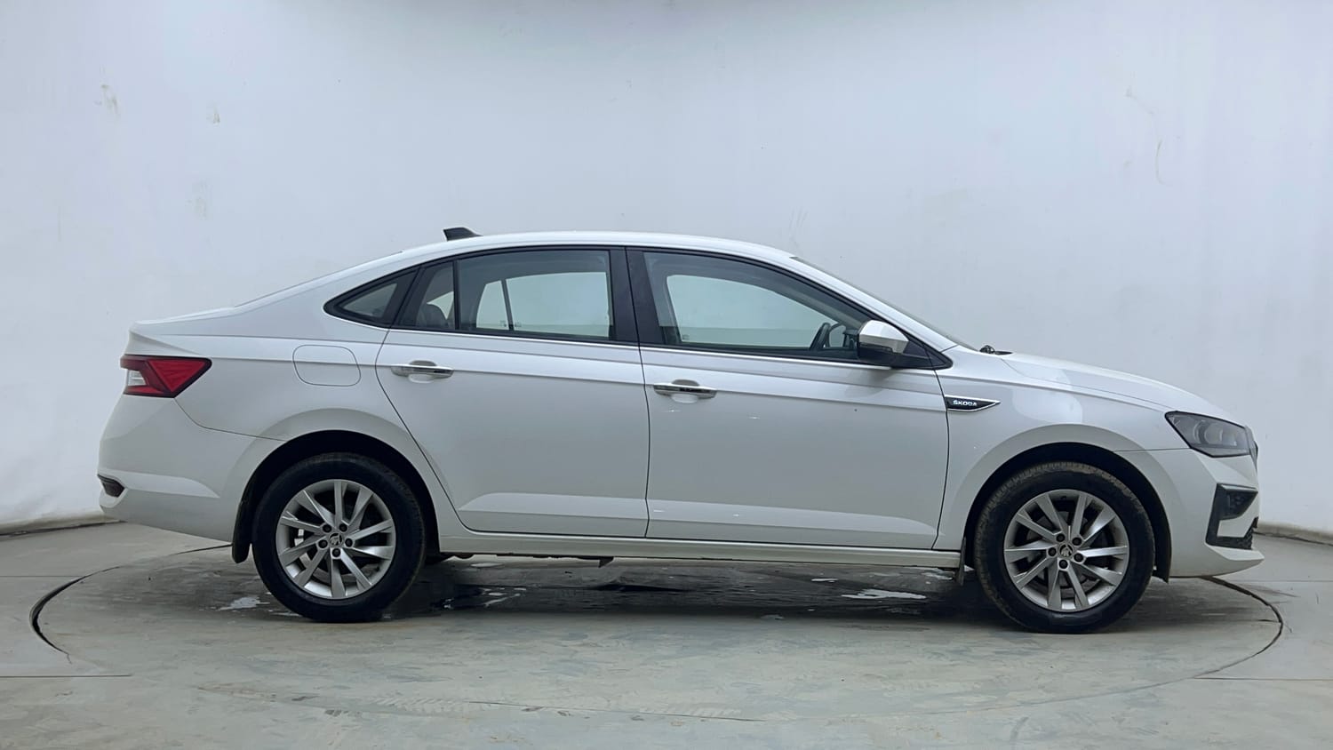 Used 2023 Skoda Slavia Ambition 1.0L TSI AT Petrol Automatic exterior RIGHT SIDE VIEW