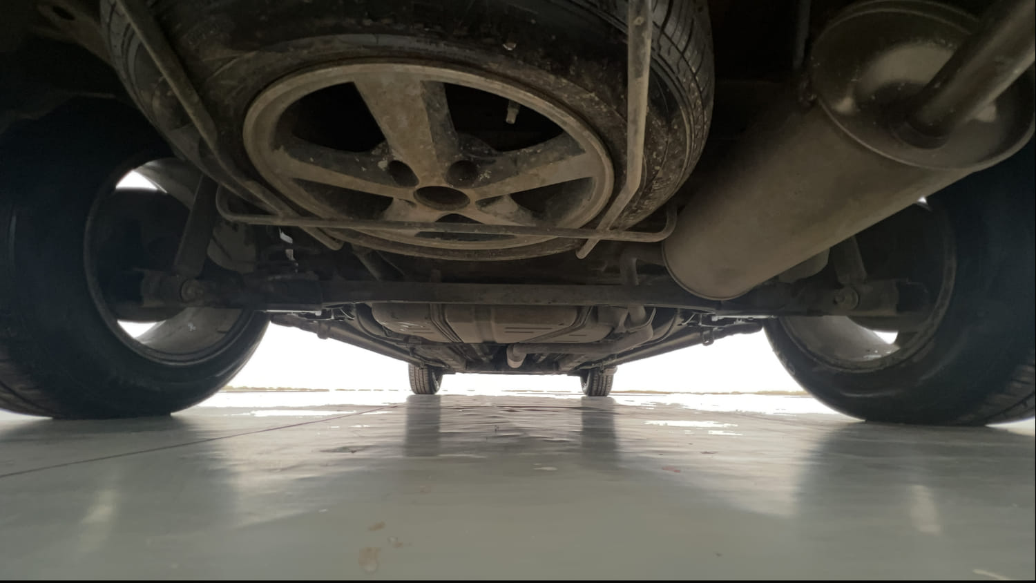 Used 2013 Maruti Suzuki Ertiga Vxi Petrol Manual extra REAR UNDERBODY VIEW (TAKEN FROM REAR)