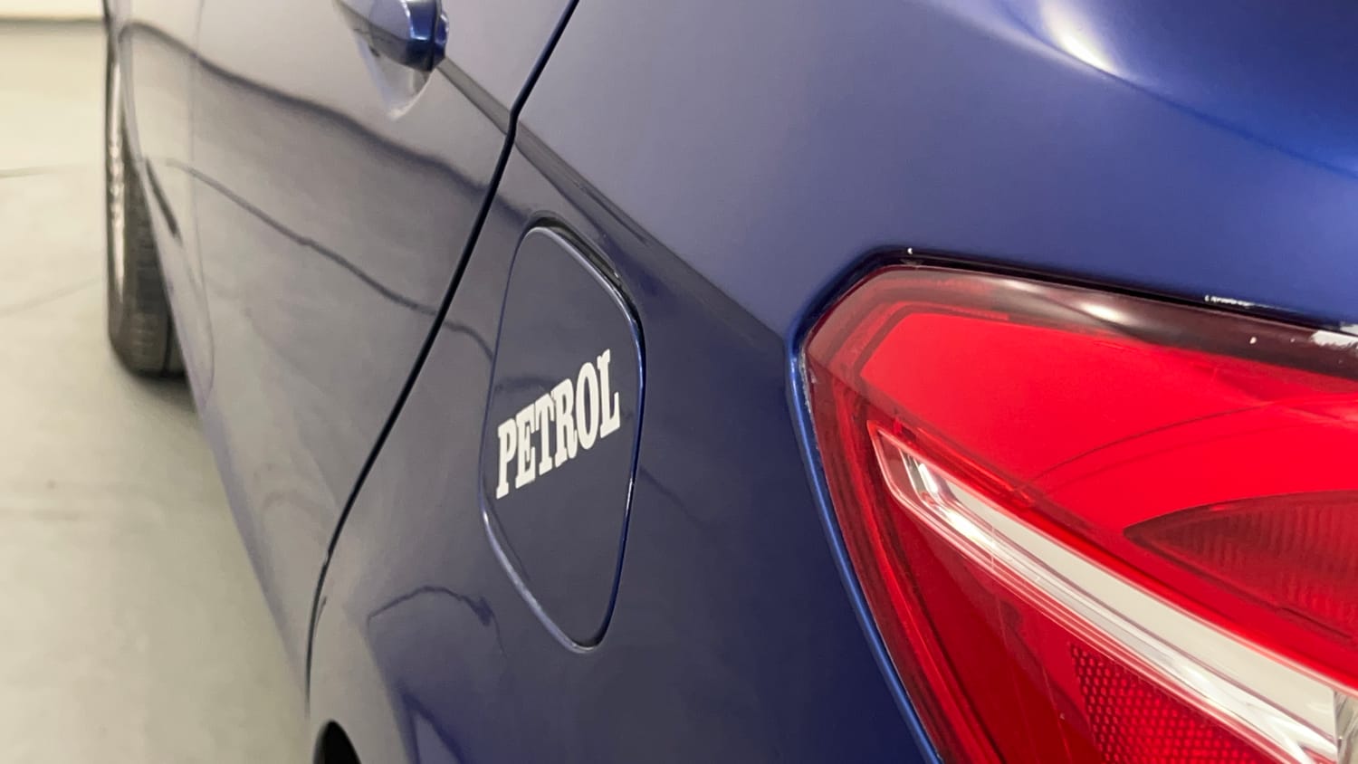 Used 2015 Tata Zest XT Petrol Petrol Manual dents MINOR SCRATCH