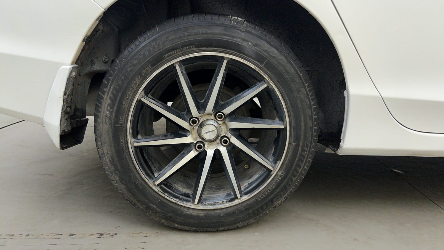 Used 2015 Honda City SV CVT Petrol Automatic tyres RIGHT REAR TYRE RIM VIEW