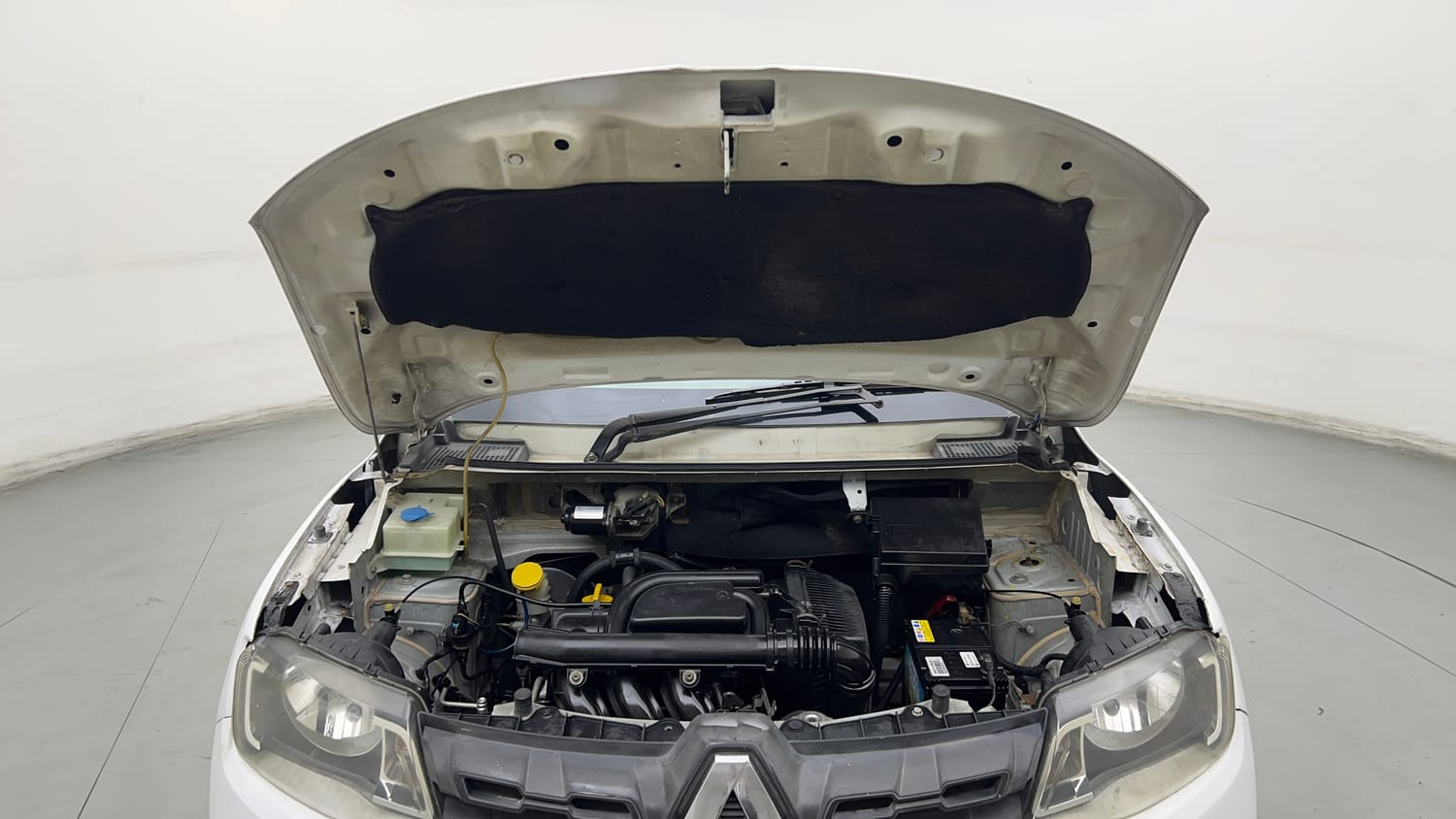 Used 2016 Renault Kwid RXT Petrol Manual engine ENGINE & BONNET OPEN FRONT VIEW