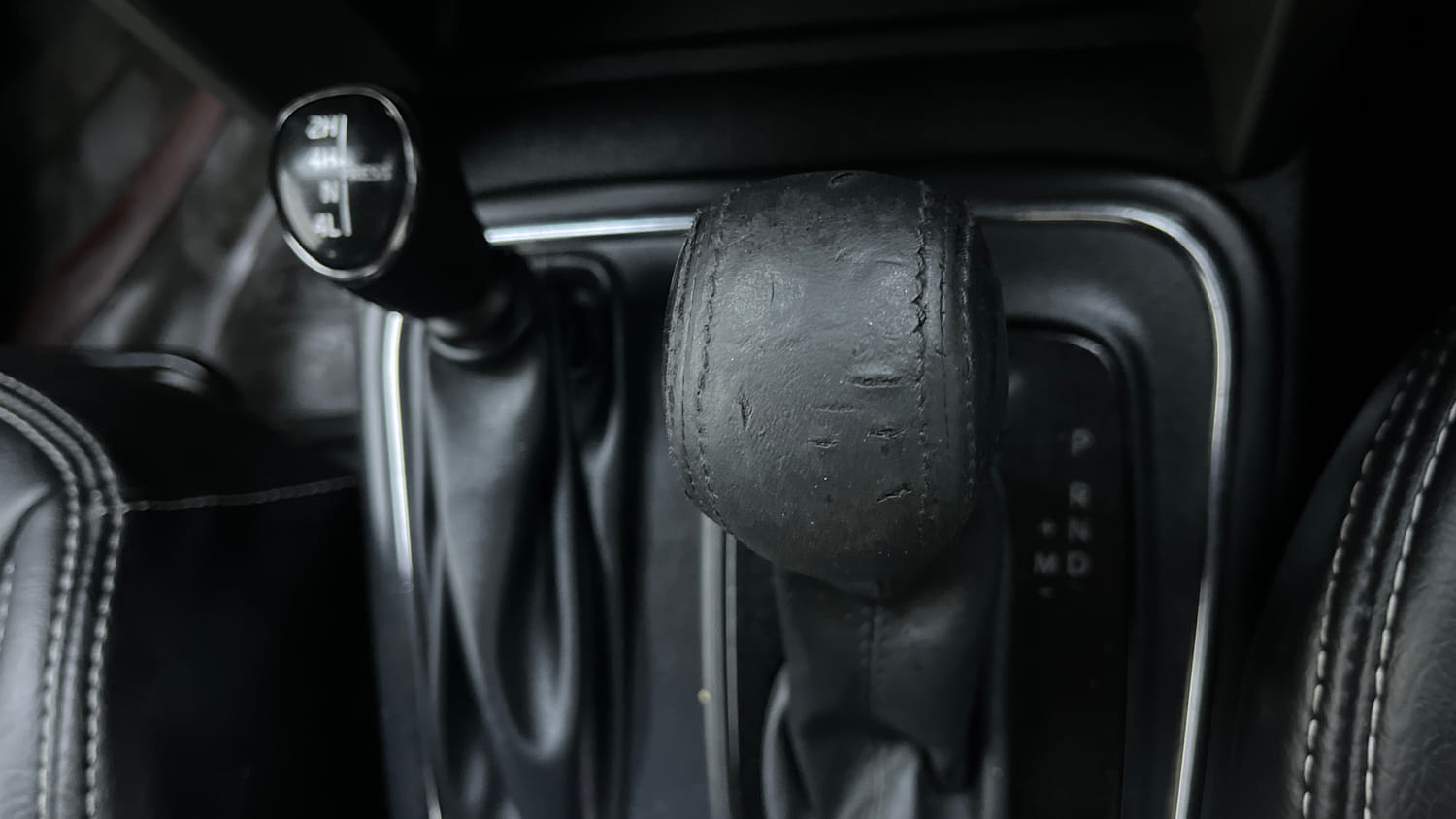 Used 2021 mahindra Thar LX Hard Top Diesel AT 4WD Diesel Automatic interior GEAR  KNOB VIEW