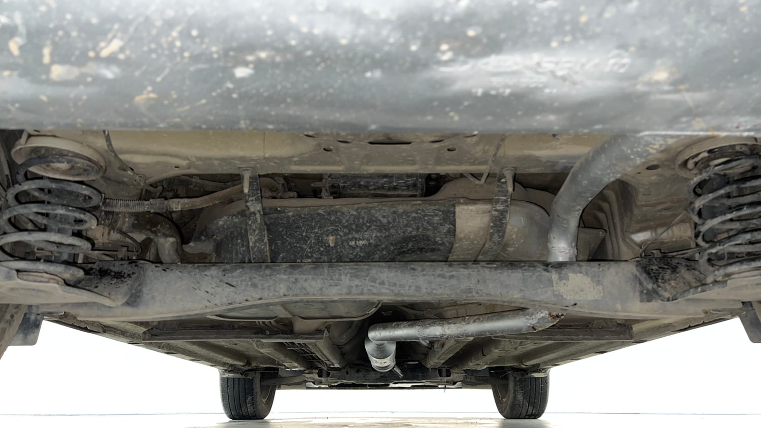 Used 2019 kia Seltos GTX Plus DCT 1.4 Petrol Automatic extra REAR UNDERBODY VIEW (TAKEN FROM REAR)