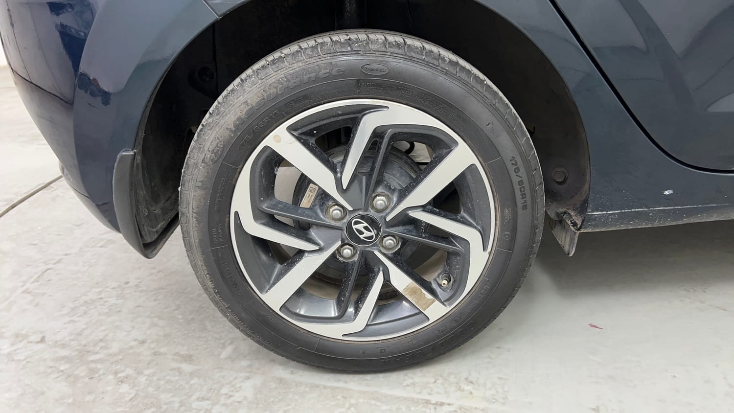 Used 2022 Hyundai Grand i10 Nios Asta AMT 1.2 Kappa VTVT Petrol Automatic tyres RIGHT REAR TYRE RIM VIEW