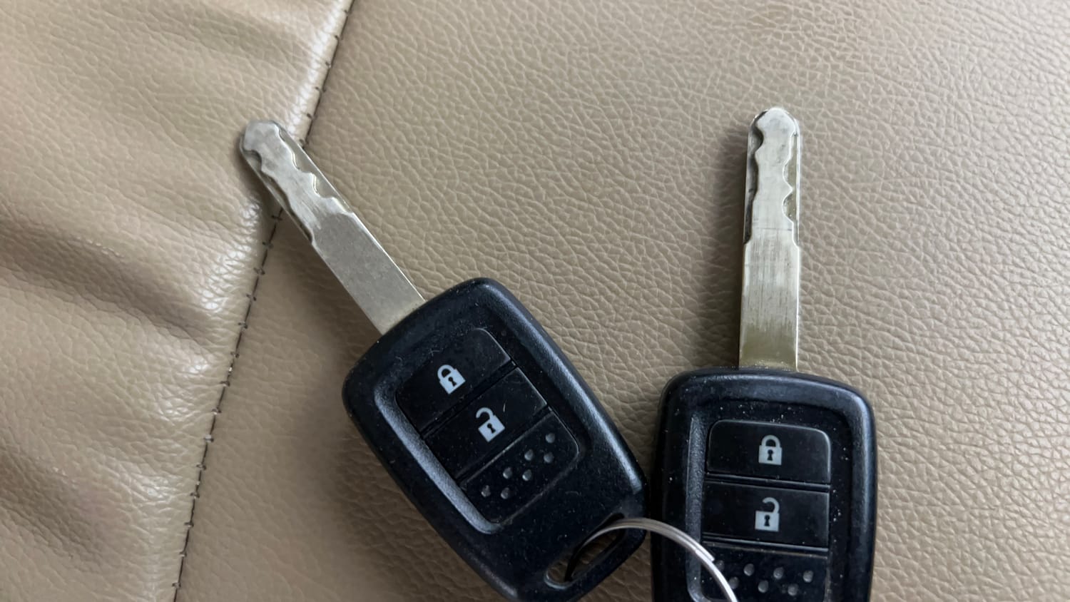 Used 2014 Honda City V Petrol Manual extra CAR KEY VIEW