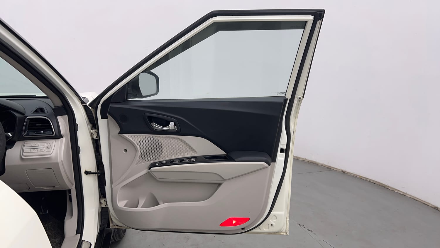 Used 2019 Mahindra XUV 300 1.5 W8 (O) Diesel Manual interior RIGHT FRONT DOOR OPEN VIEW