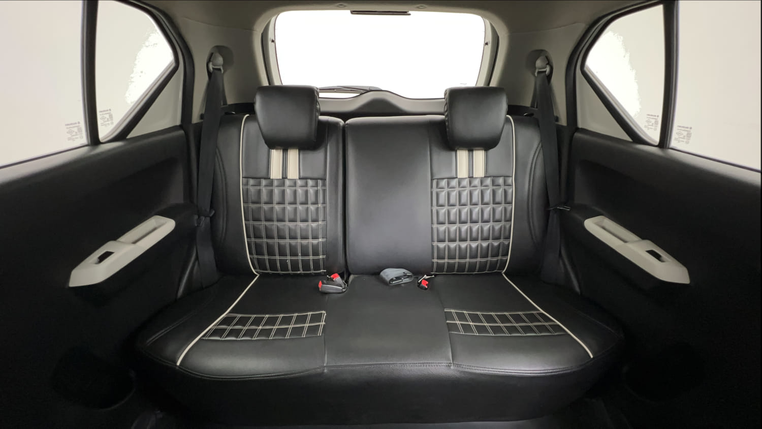 Used 2022 Maruti Suzuki Ignis Zeta 1.2 MT Petrol Manual interior REAR SEAT CONDITION VIEW