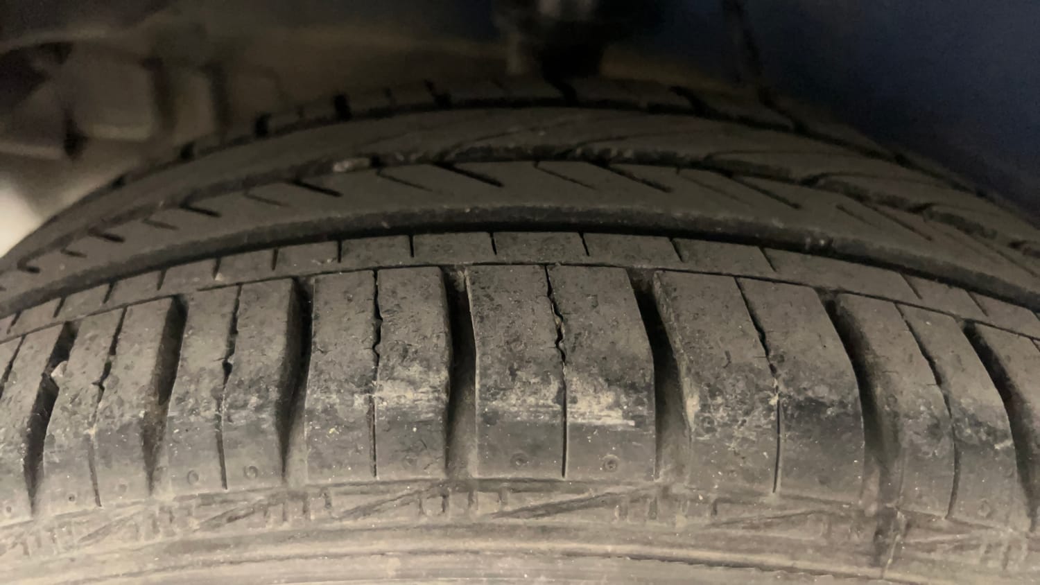 Used 2015 Tata Zest XT Petrol Petrol Manual tyres RIGHT REAR TYRE TREAD VIEW