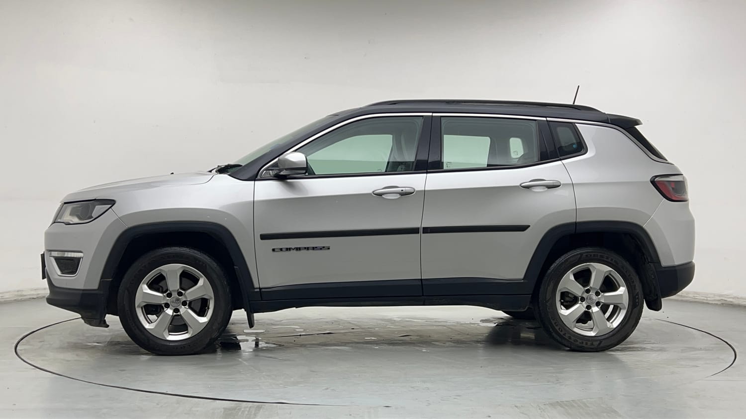 Used 2017 Jeep Compass Limited 1.4 Petrol AT Petrol Automatic exterior LEFT SIDE VIEW