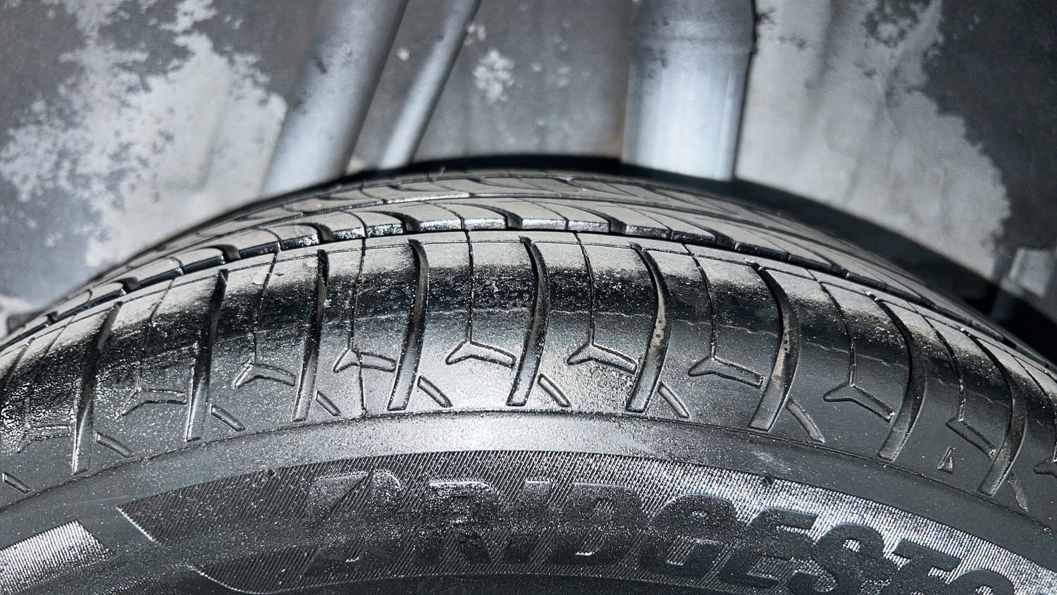 Used 2014 Honda City V Petrol Manual tyres LEFT REAR TYRE TREAD VIEW