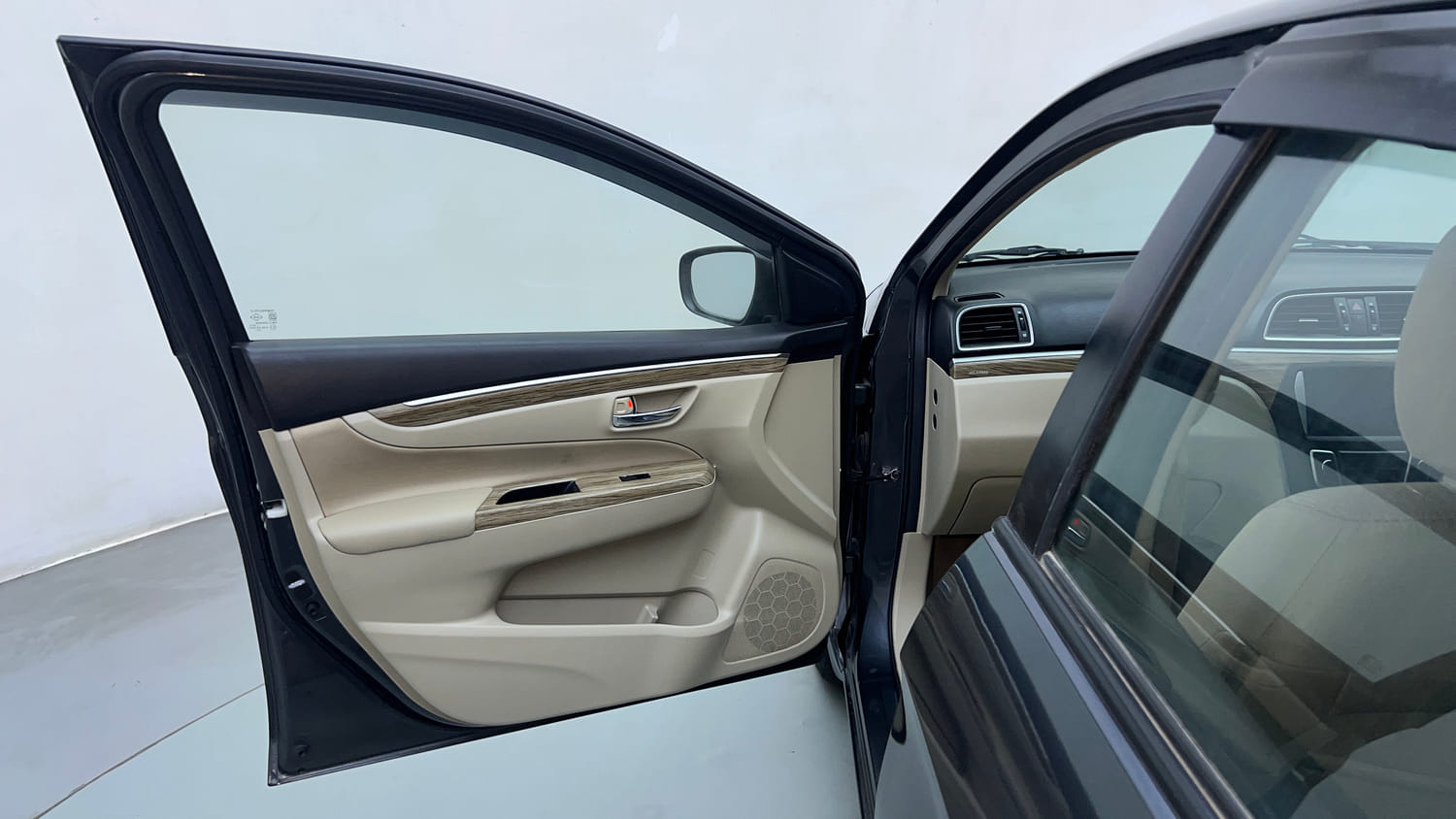 Used 2022 Maruti Suzuki Ciaz Zeta 1.5 Petrol Manual interior LEFT FRONT DOOR OPEN VIEW