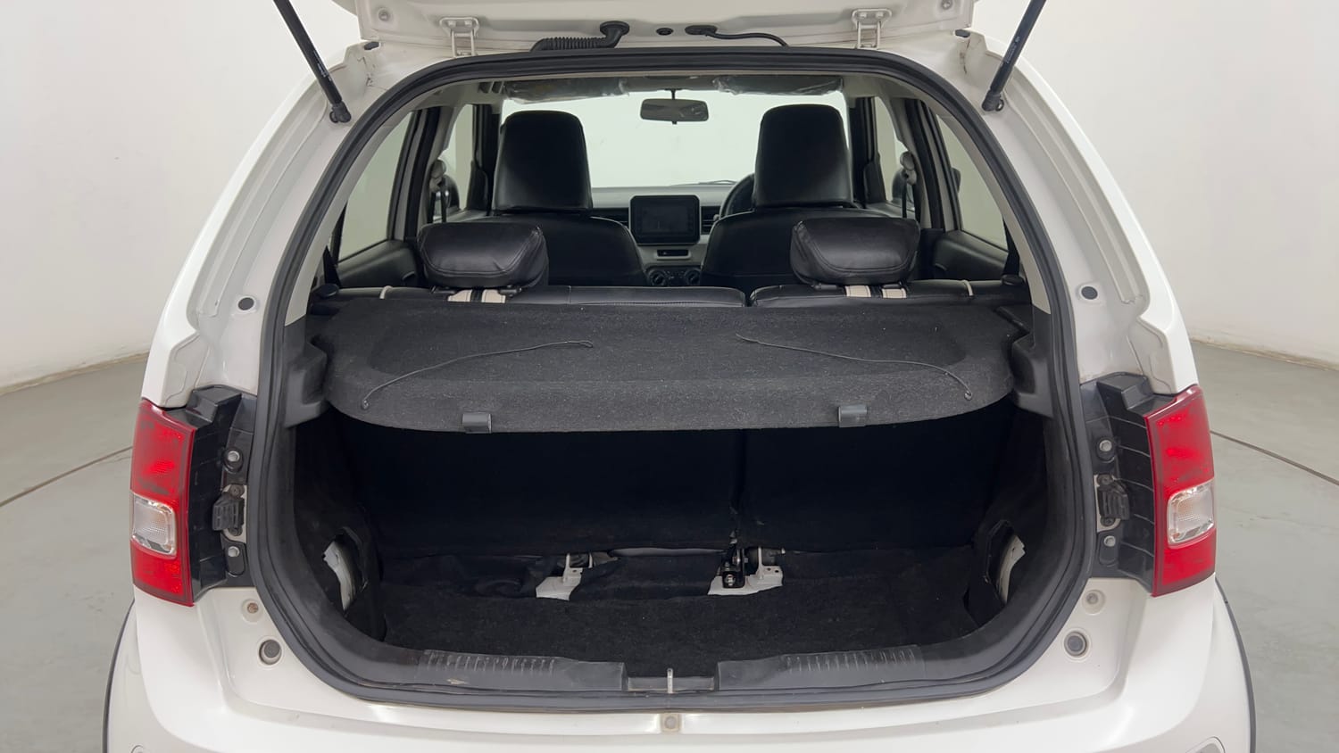 Used 2022 Maruti Suzuki Ignis Zeta 1.2 MT Petrol Manual interior DICKY INSIDE VIEW