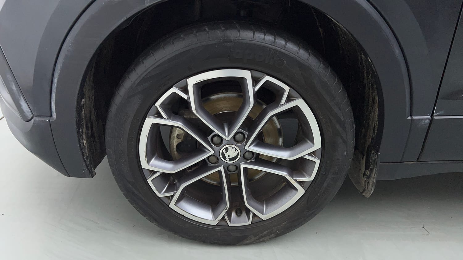 Used 2023 Skoda Kushaq Style 1.5L TSI MT Petrol Manual tyres LEFT FRONT TYRE RIM VIEW