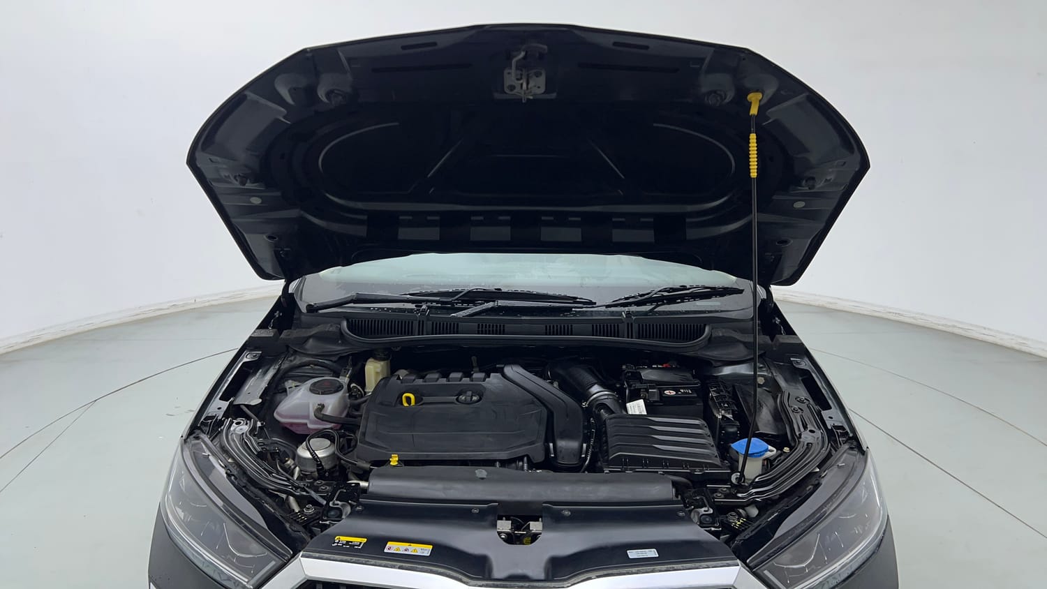 Used 2023 Skoda Slavia Style 1.5L TSI DSG Petrol Automatic engine ENGINE & BONNET OPEN FRONT VIEW