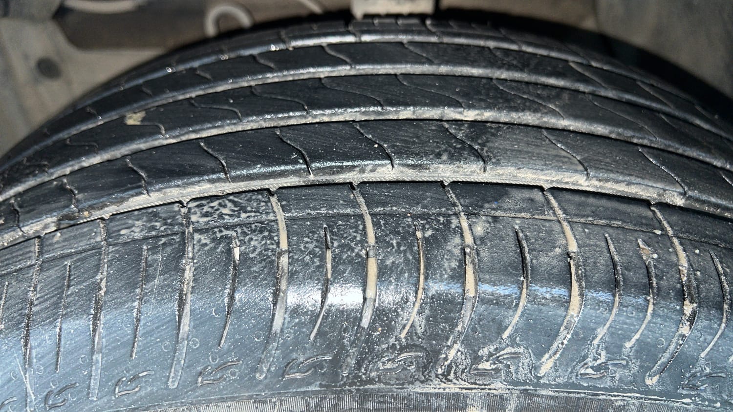 Used 2024 Maruti Suzuki Brezza ZXi Plus AT Petrol Automatic tyres LEFT FRONT TYRE TREAD VIEW