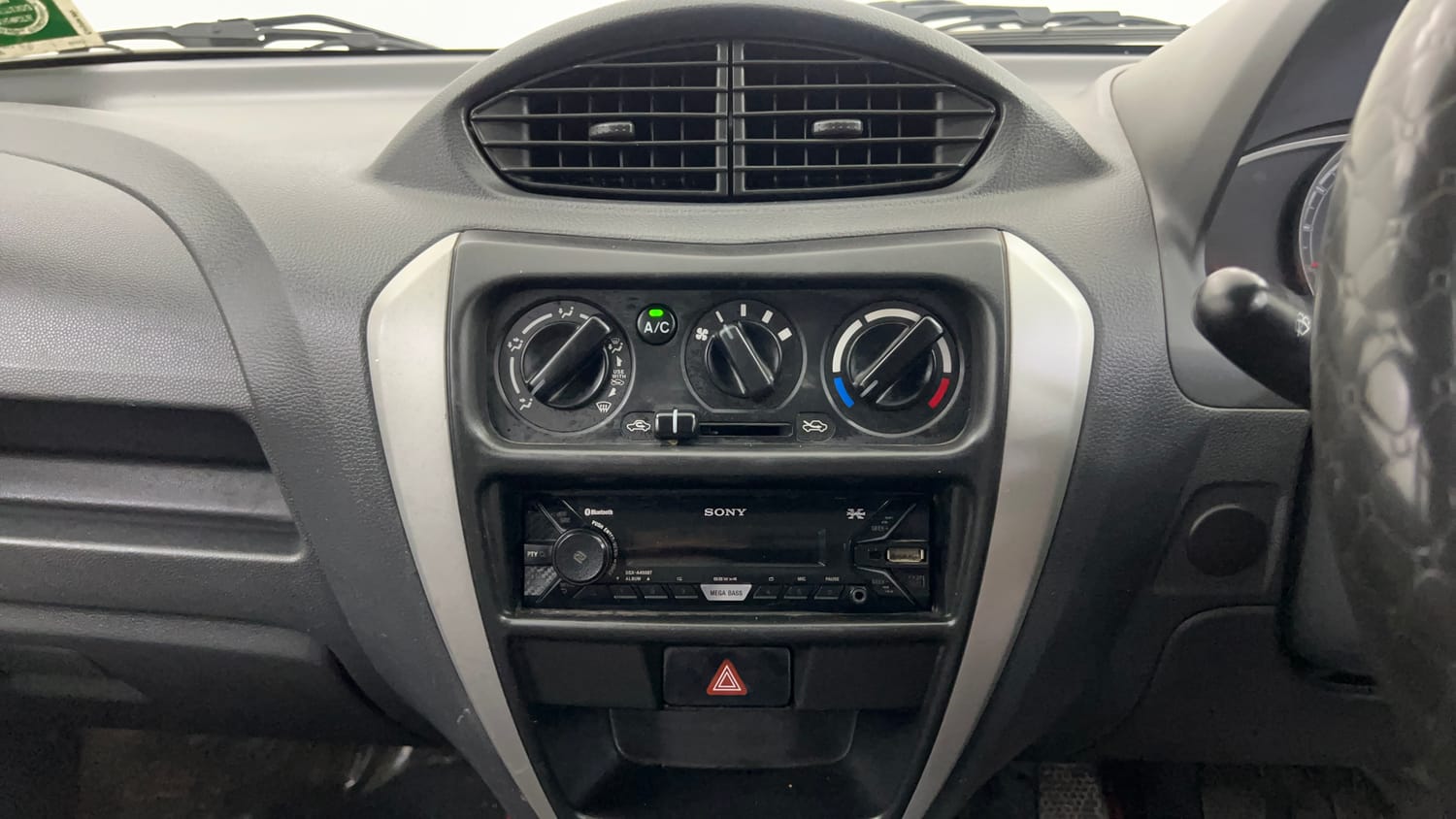 Used 2018 Maruti Suzuki Alto 800 LXi Petrol Manual interior MUSIC SYSTEM & AC CONTROL VIEW
