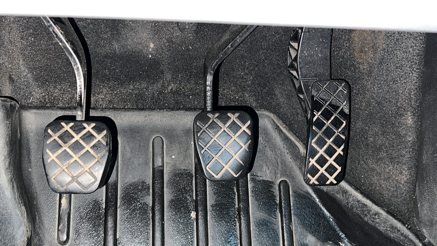 Used 2023 Skoda Kushaq Style 1.5L TSI MT Petrol Manual interior PEDALS VIEW