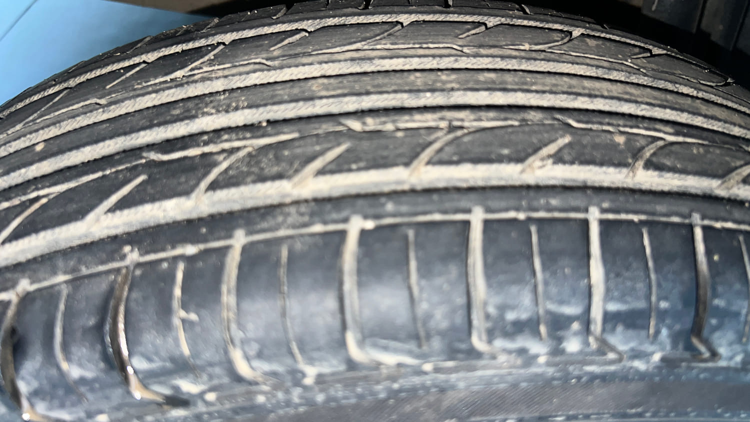 Used 2018 Renault Kwid CLIMBER 1.0 AMT Petrol Automatic tyres RIGHT REAR TYRE TREAD VIEW