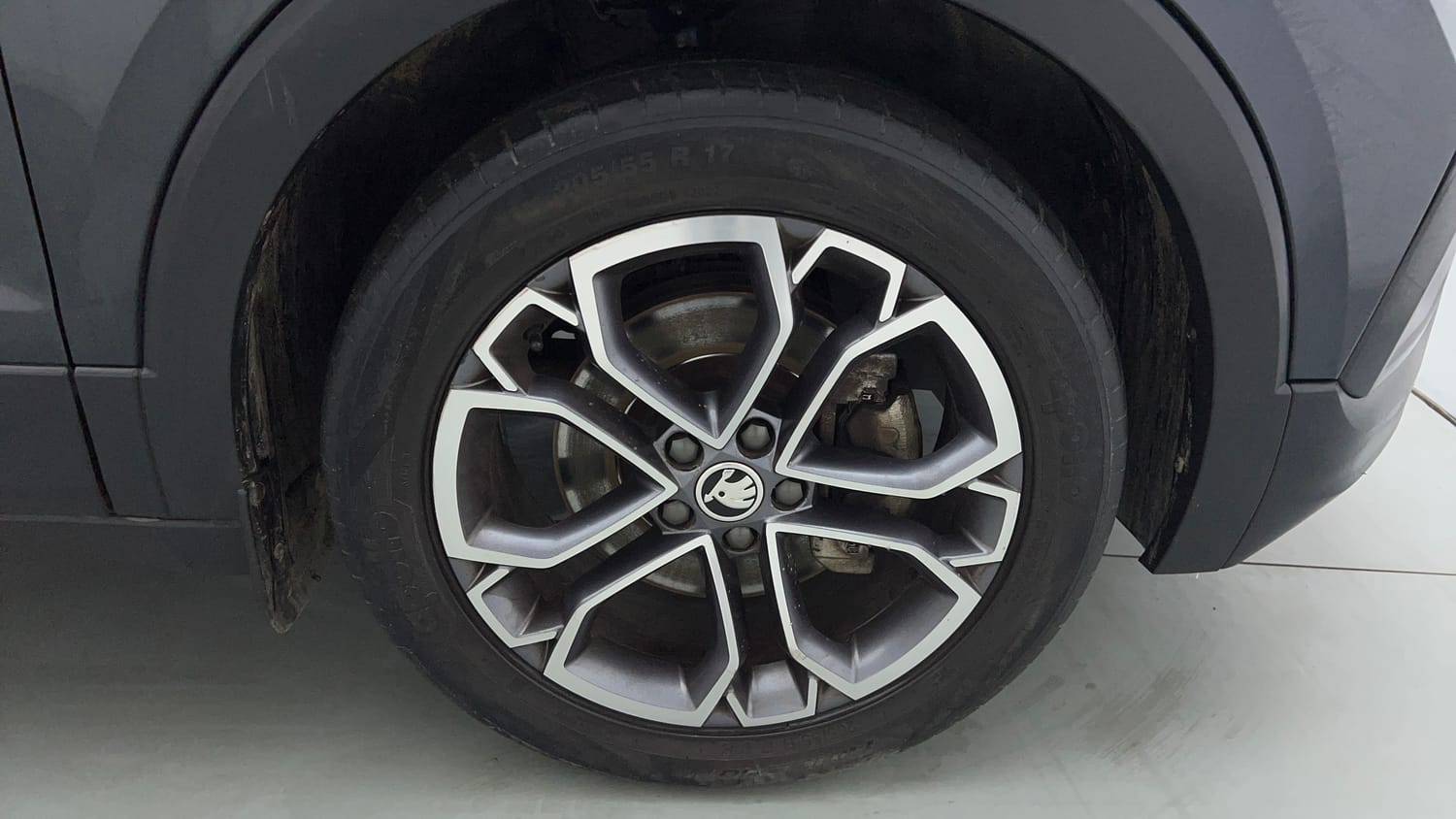 Used 2023 Skoda Kushaq Style 1.5L TSI MT Petrol Manual tyres RIGHT FRONT TYRE RIM VIEW