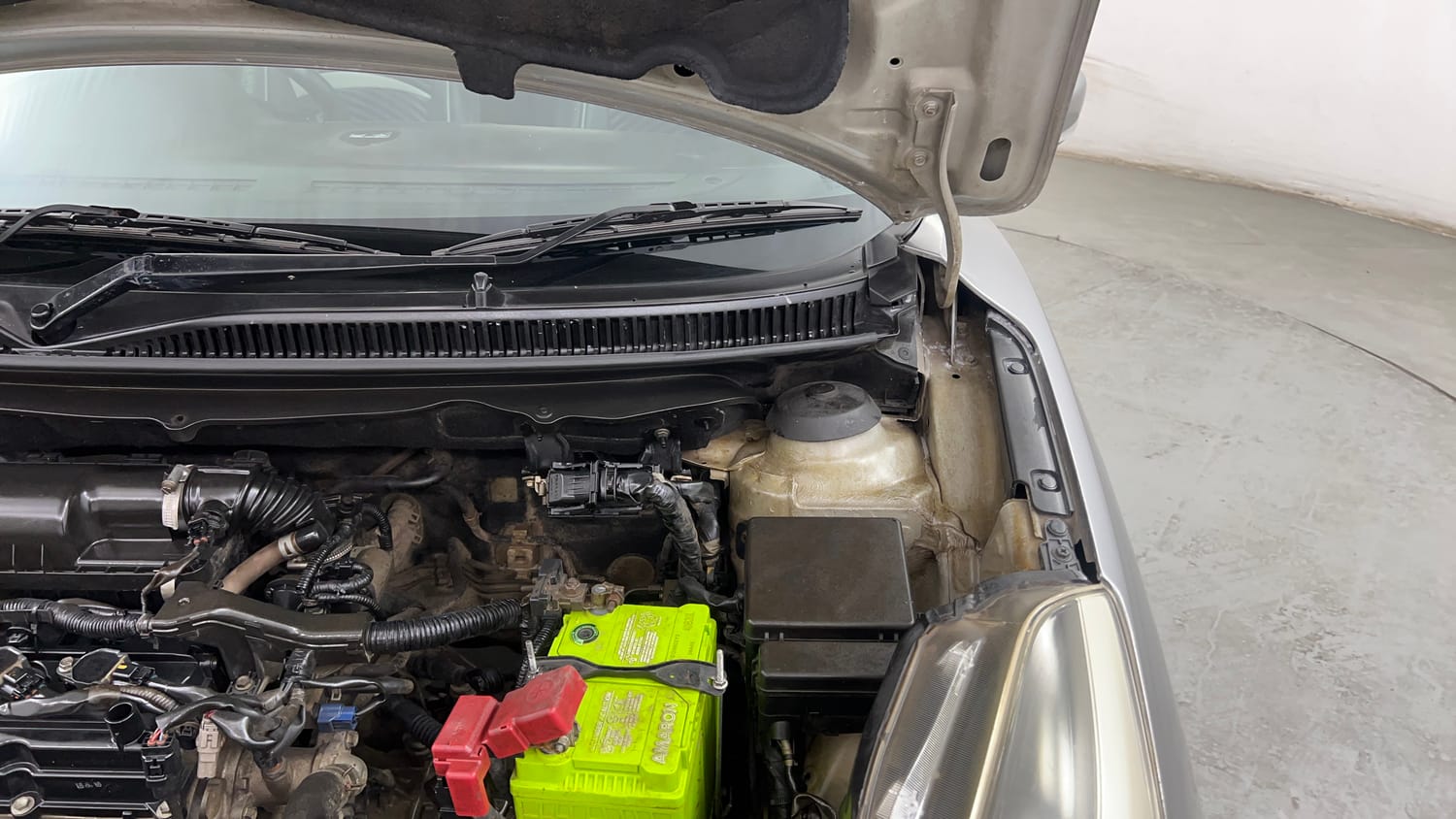 Used 2018 Maruti Suzuki Baleno Alpha 1.2 Petrol Manual engine ENGINE LEFT SIDE HINGE & APRON VIEW