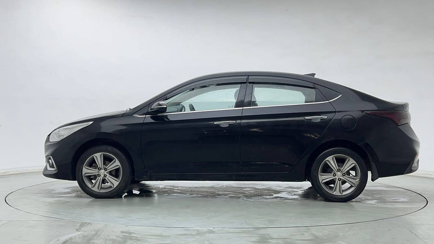 Used 2019 Hyundai Verna SX (O)1.6 VTVT Petrol Manual exterior LEFT SIDE VIEW